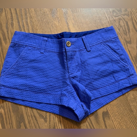 Lilly Pulitzer Vibrant Women's Shorts - Picture 2 of 5